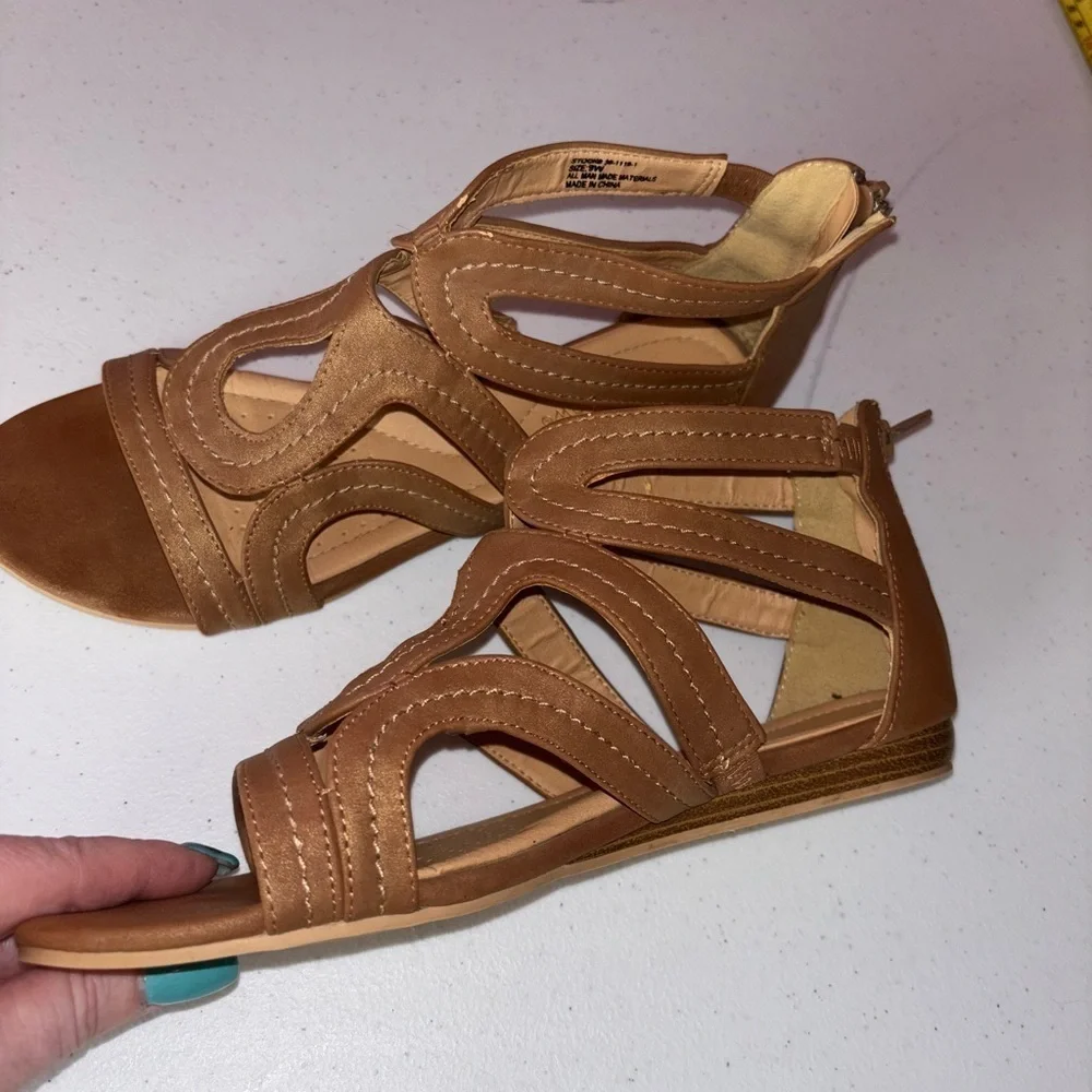 Comfortview Tan Sandals with Intricate Cut-Outs and Zipper